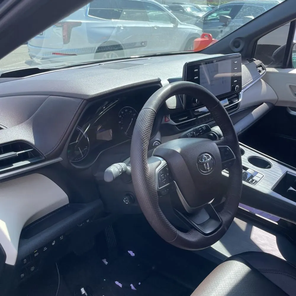 2023 Toyota Sienna Platinum 7-Passenger