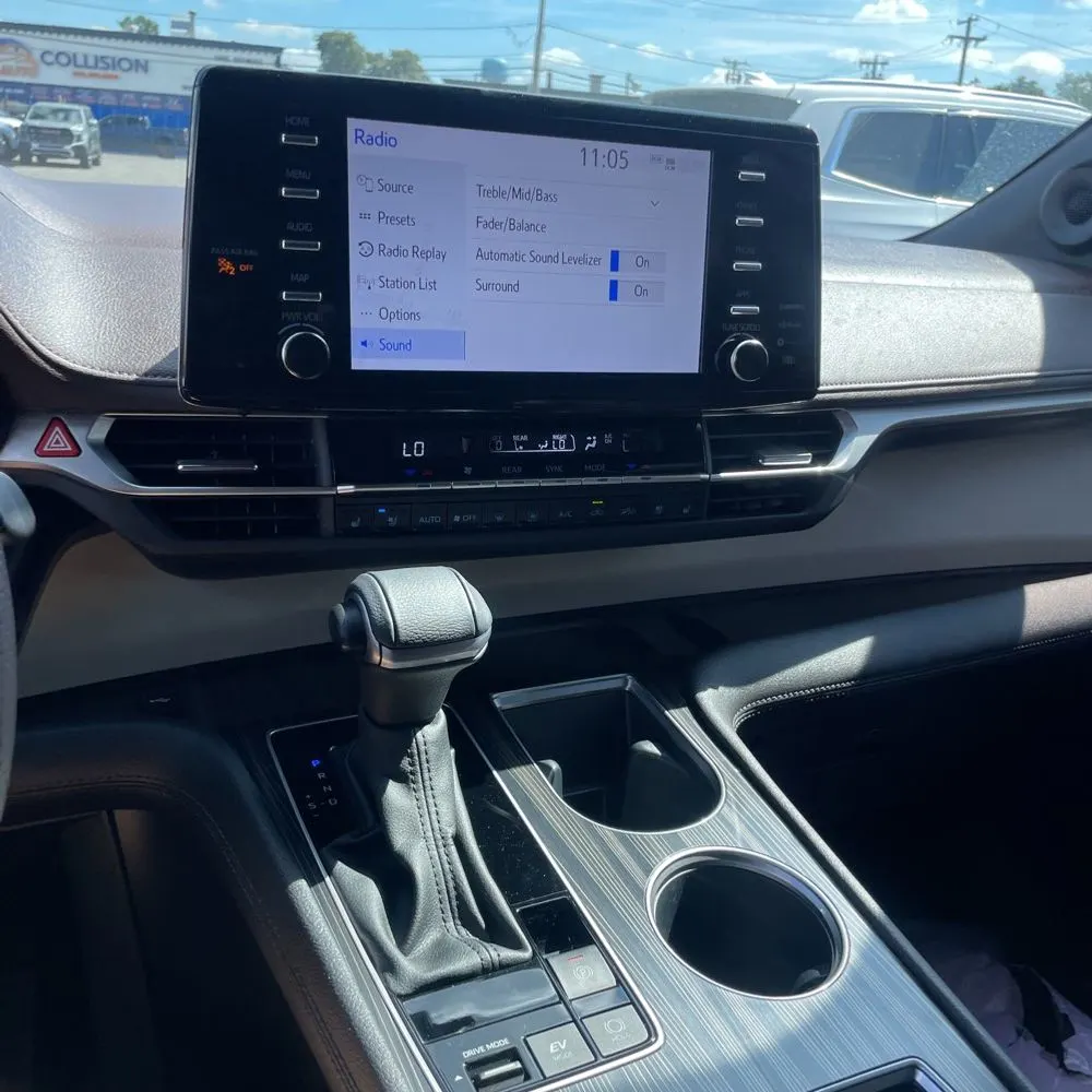 2023 Toyota Sienna Platinum 7-Passenger
