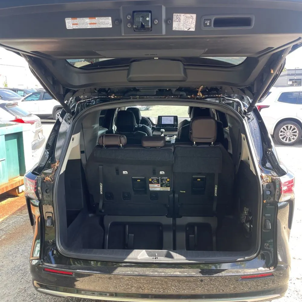 2023 Toyota Sienna Platinum 7-Passenger