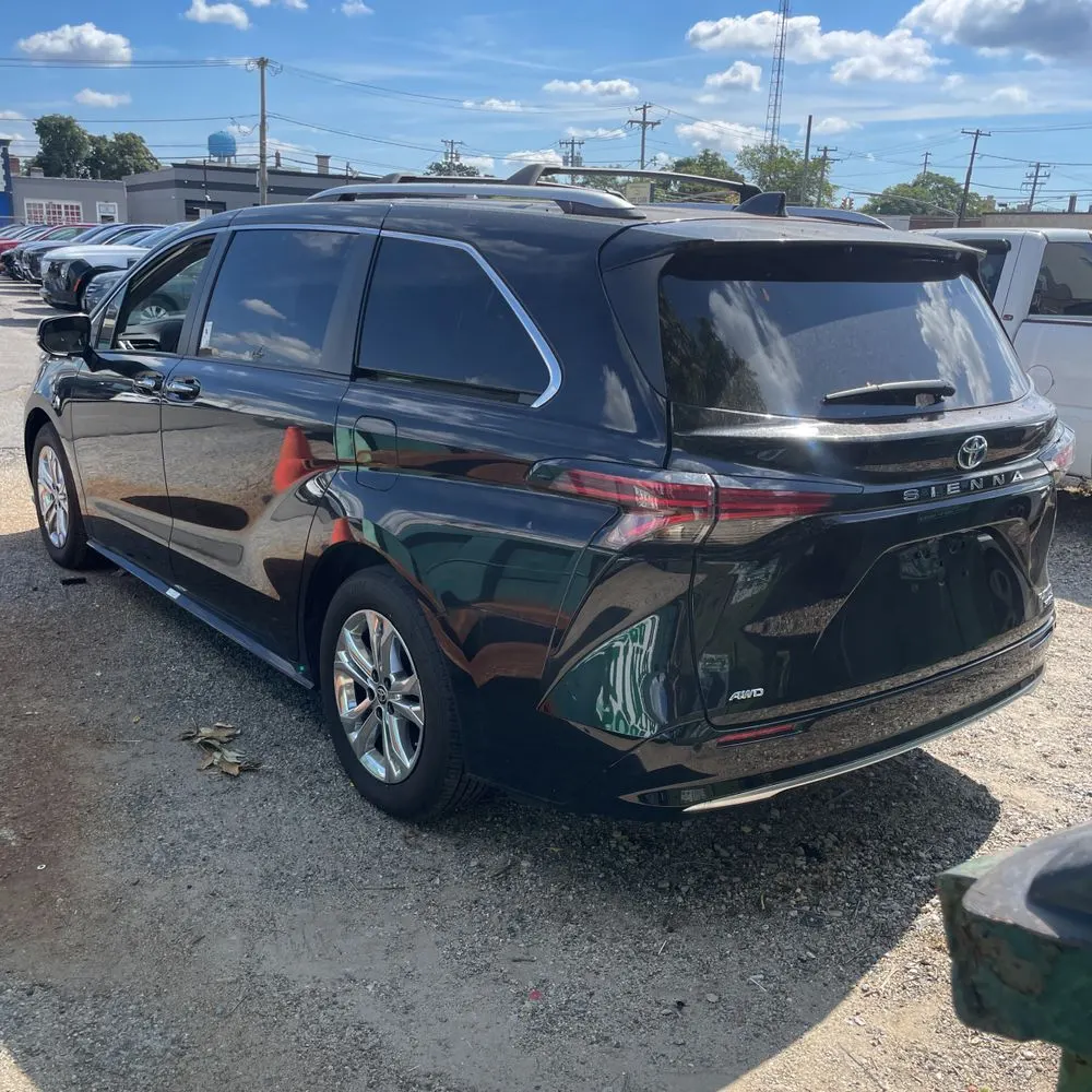 2023 Toyota Sienna Platinum 7-Passenger