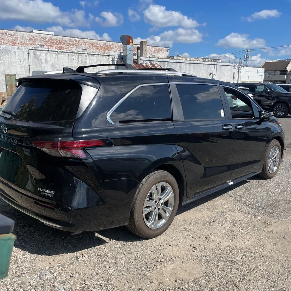 2023 Toyota Sienna Platinum 7-Passenger