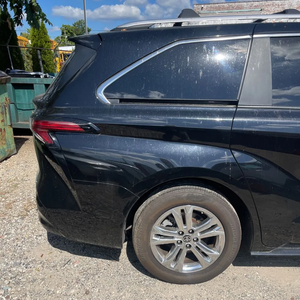 2023 Toyota Sienna Platinum 7-Passenger
