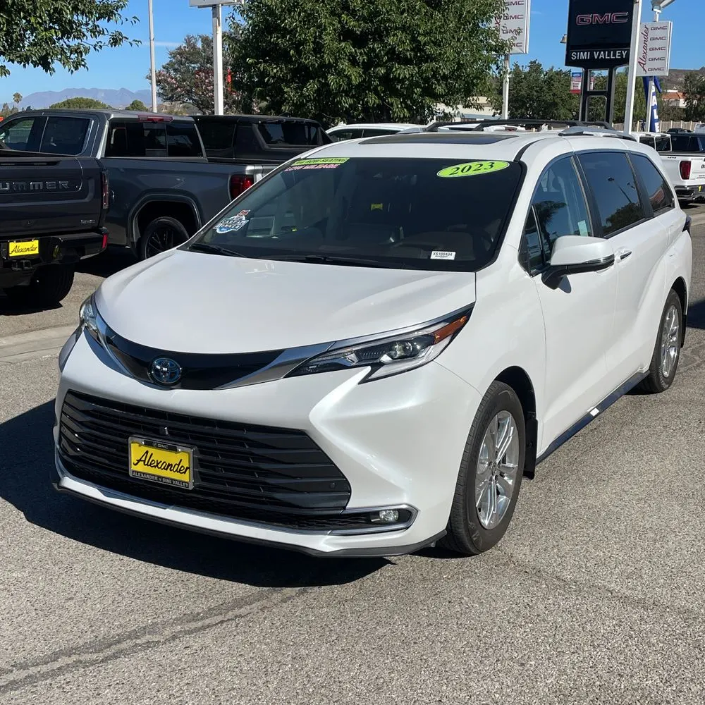 2023 Toyota Sienna Platinum 7-Passenger