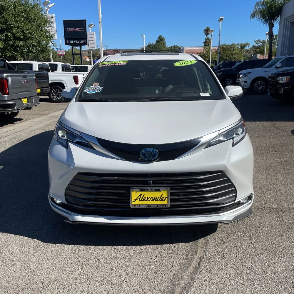 2023 Toyota Sienna Platinum 7-Passenger