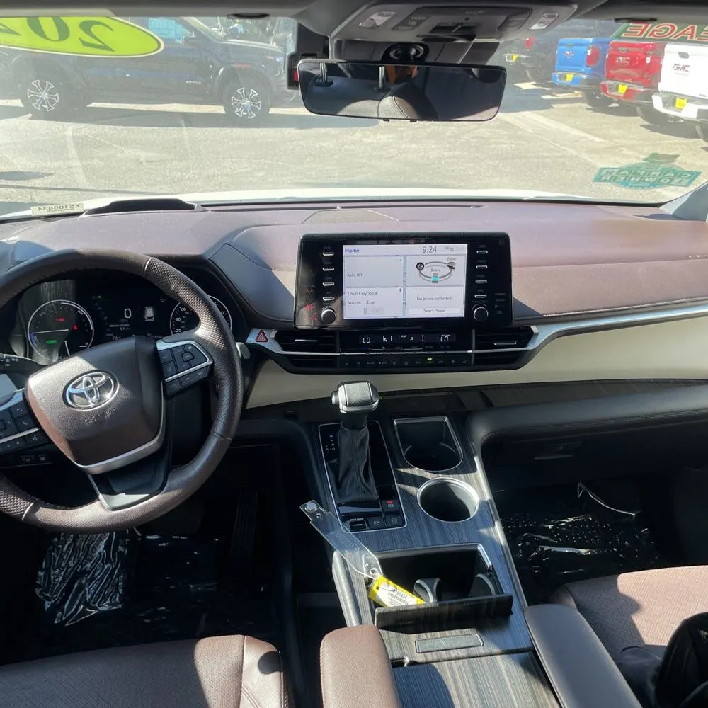 2023 Toyota Sienna Platinum 7-Passenger
