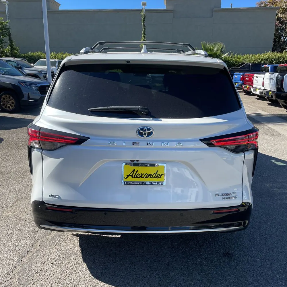 2023 Toyota Sienna Platinum 7-Passenger