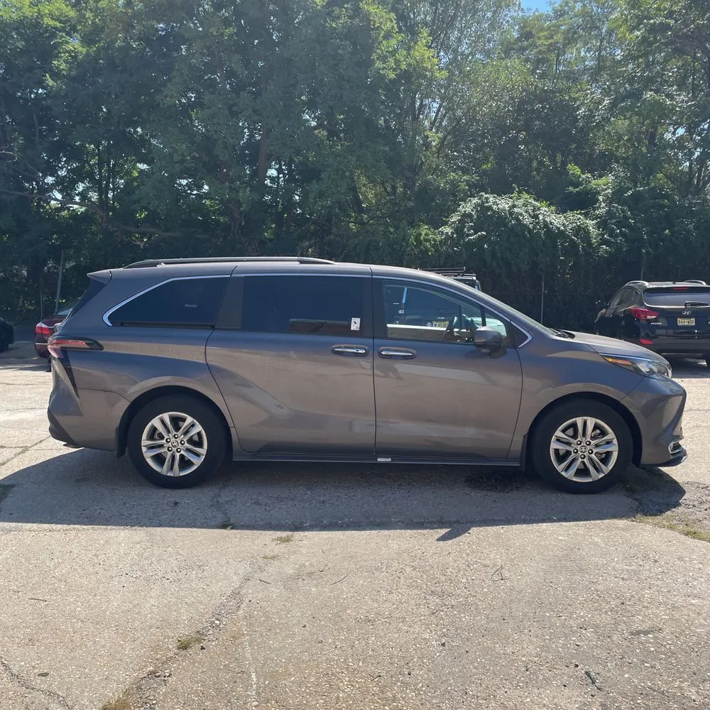 2024 Toyota Sienna XLE 7-Passenger