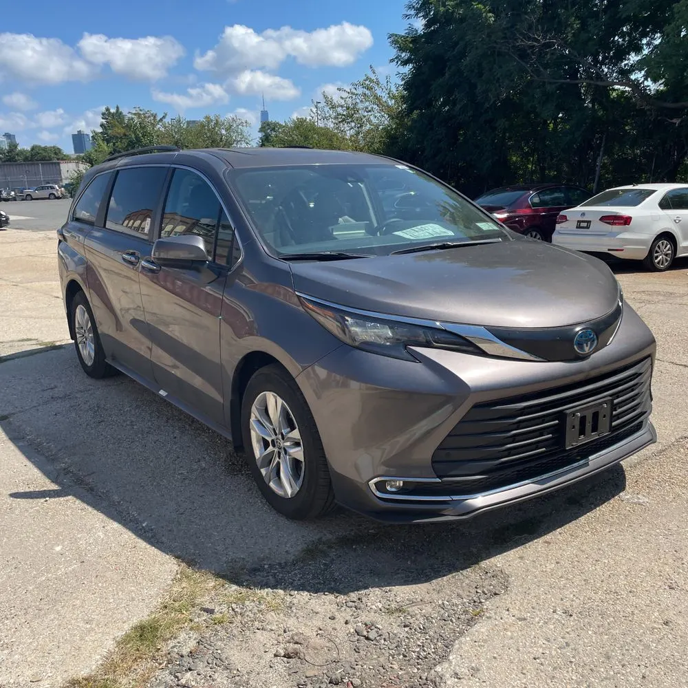 2024 Toyota Sienna XLE 7-Passenger