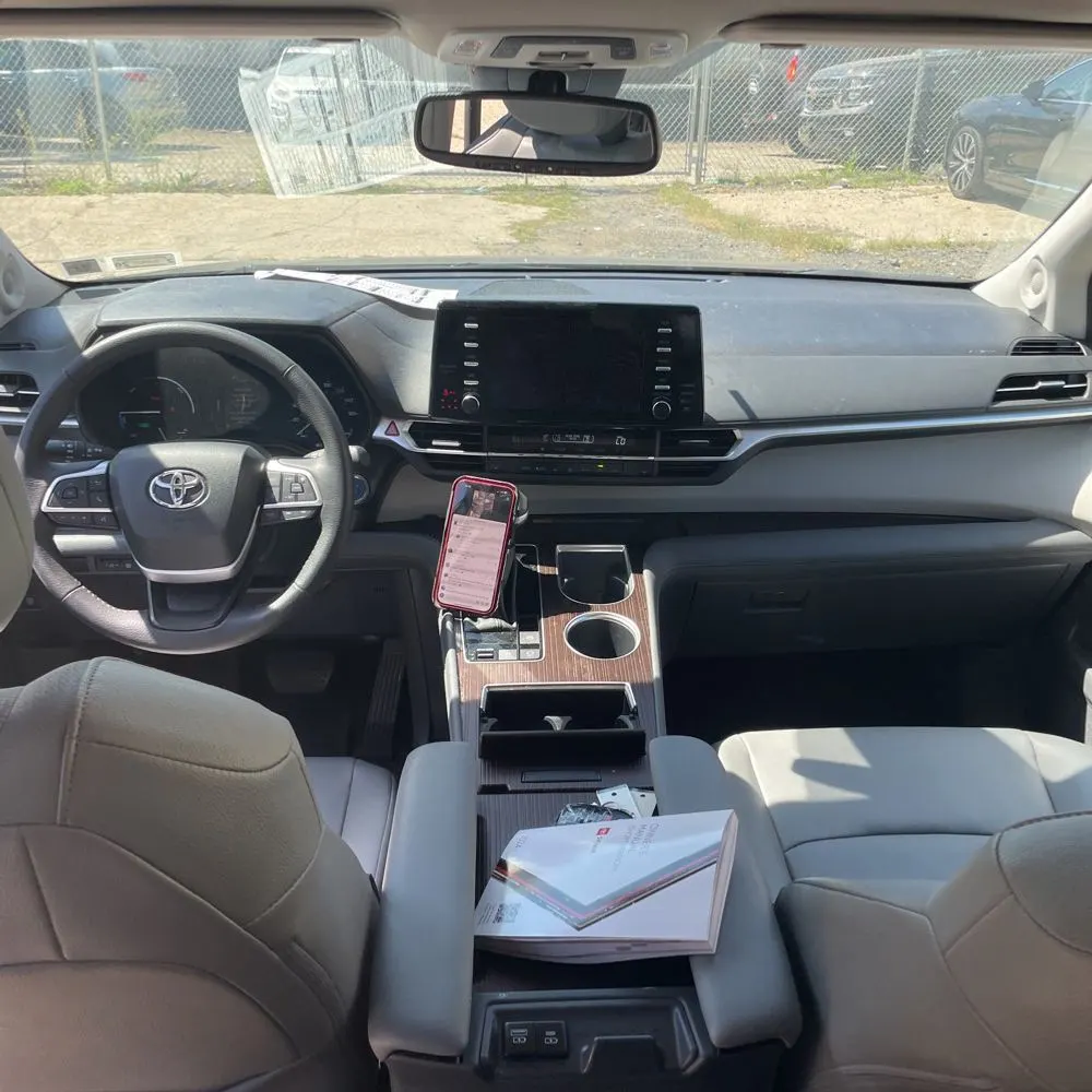 2024 Toyota Sienna XLE 7-Passenger