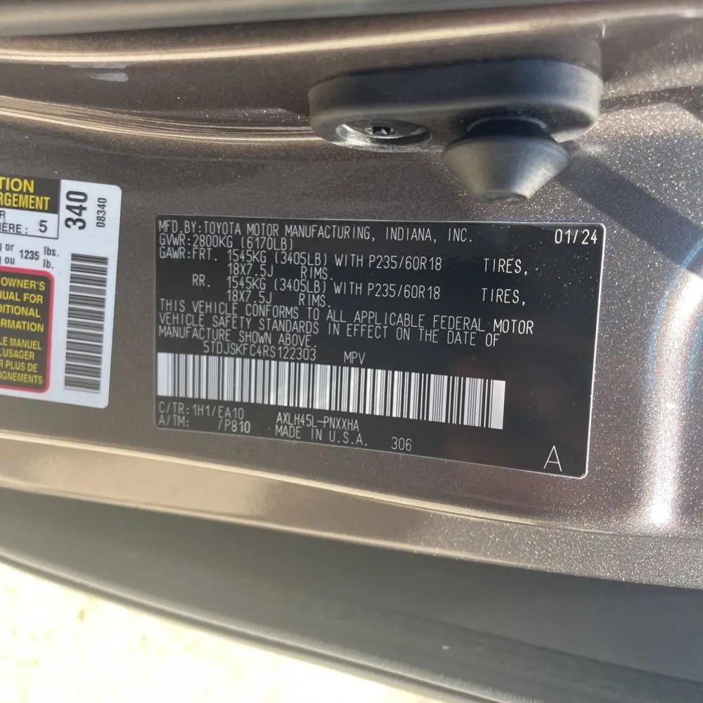 2024 Toyota Sienna XLE 7-Passenger