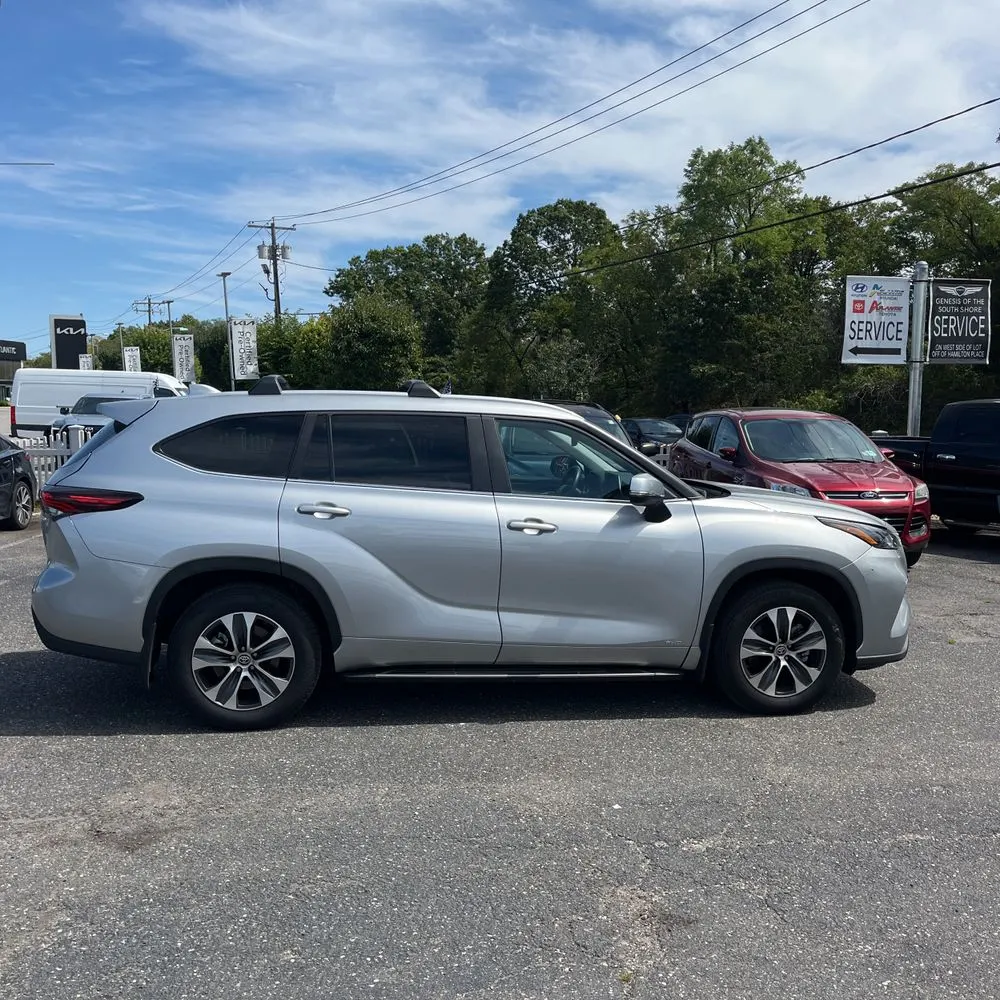 2024 Toyota Highlander Hybrid XLE