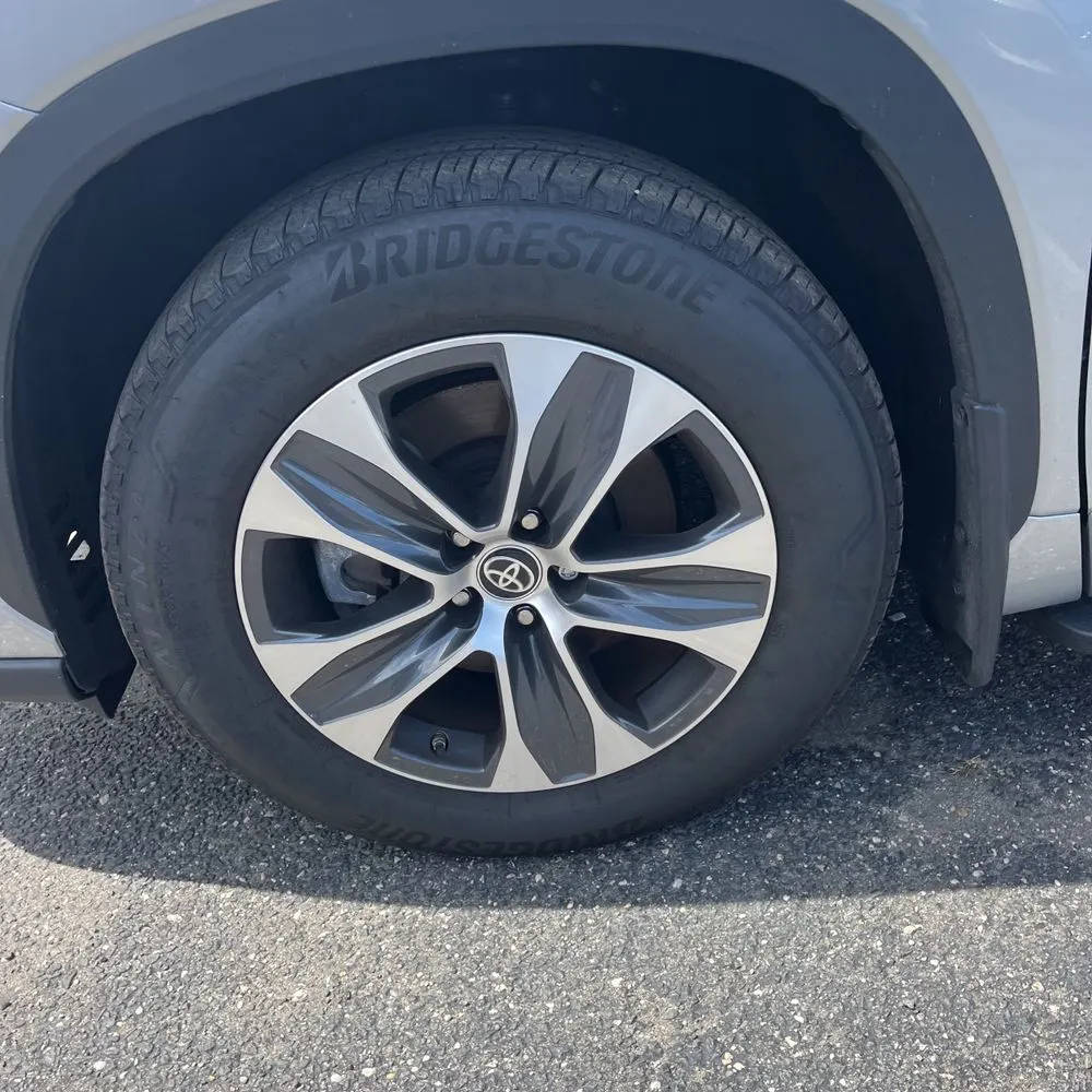 2024 Toyota Highlander Hybrid XLE