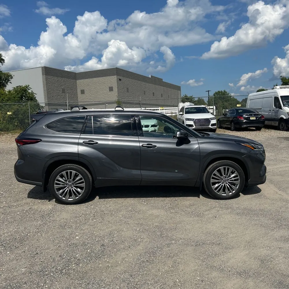 2024 Toyota Highlander Platinum