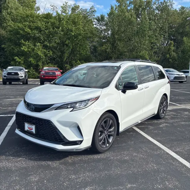 2023 Toyota Sienna XSE 7-Passenger