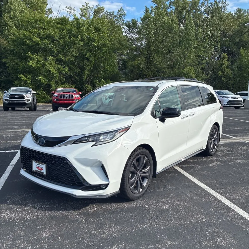 2023 Toyota Sienna XSE 7-Passenger