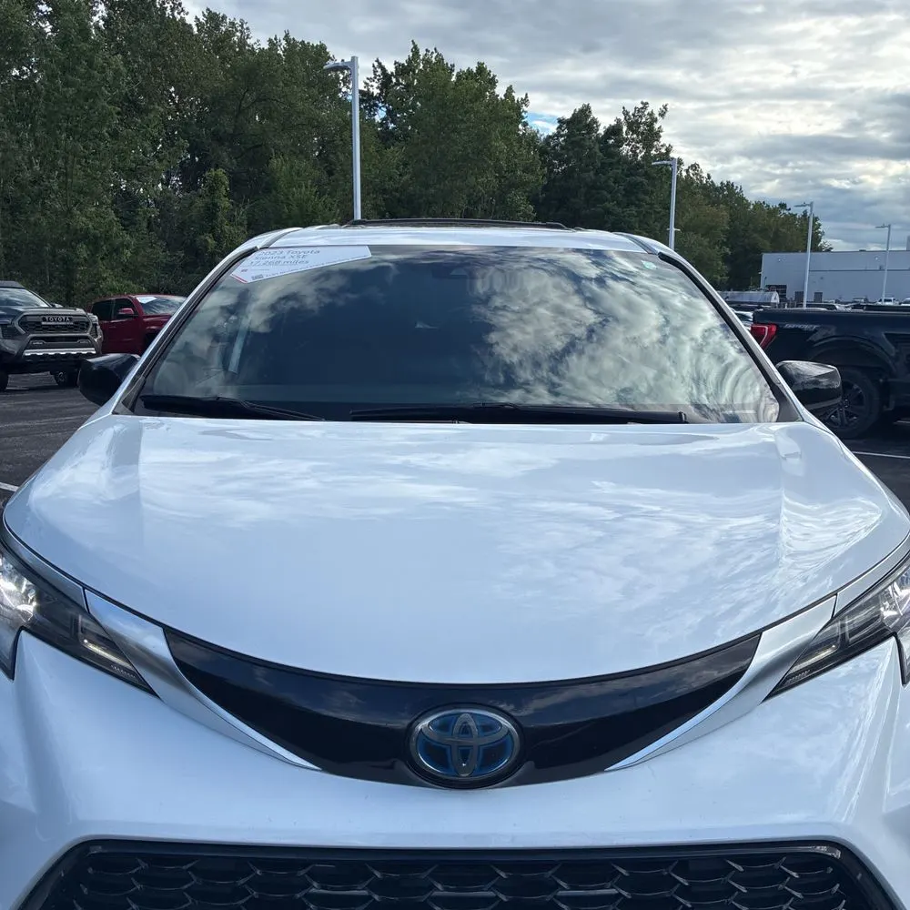 2023 Toyota Sienna XSE 7-Passenger