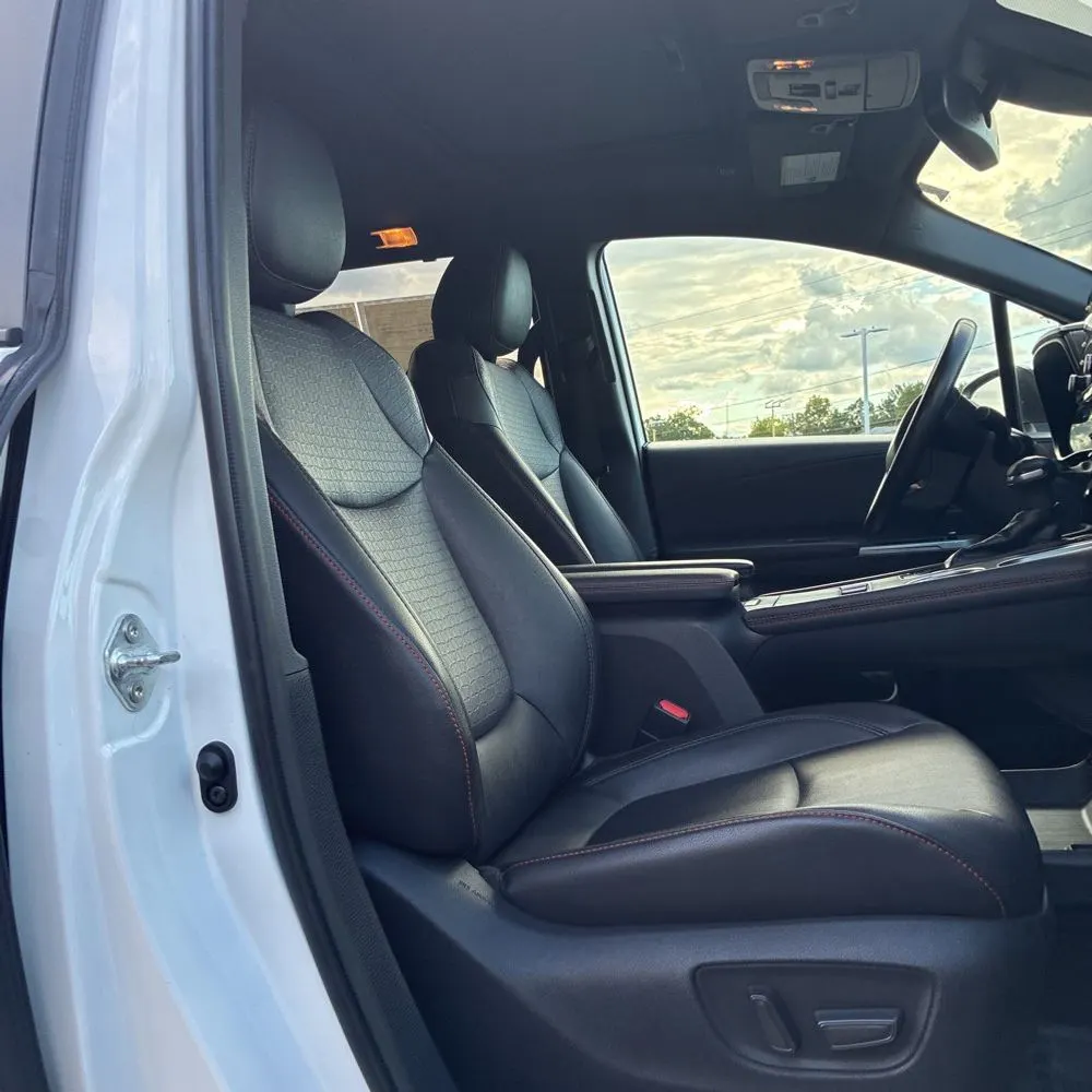 2023 Toyota Sienna XSE 7-Passenger