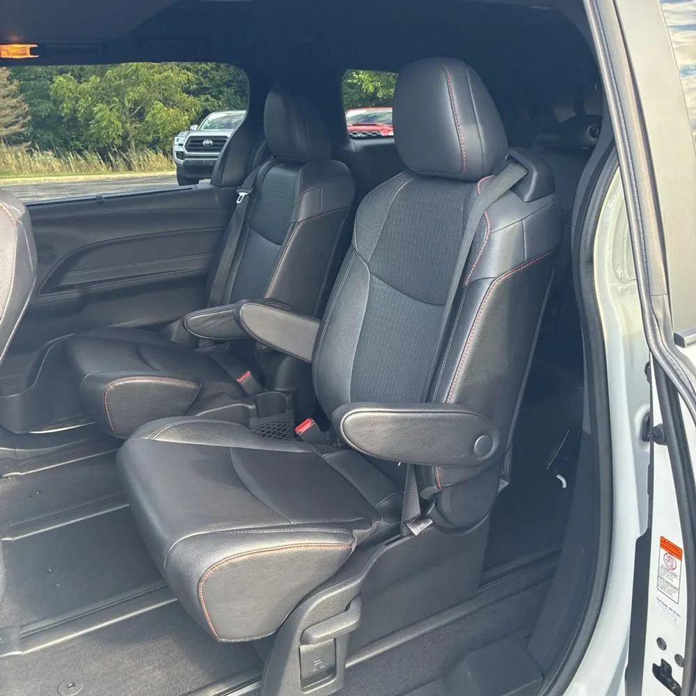 2023 Toyota Sienna XSE 7-Passenger