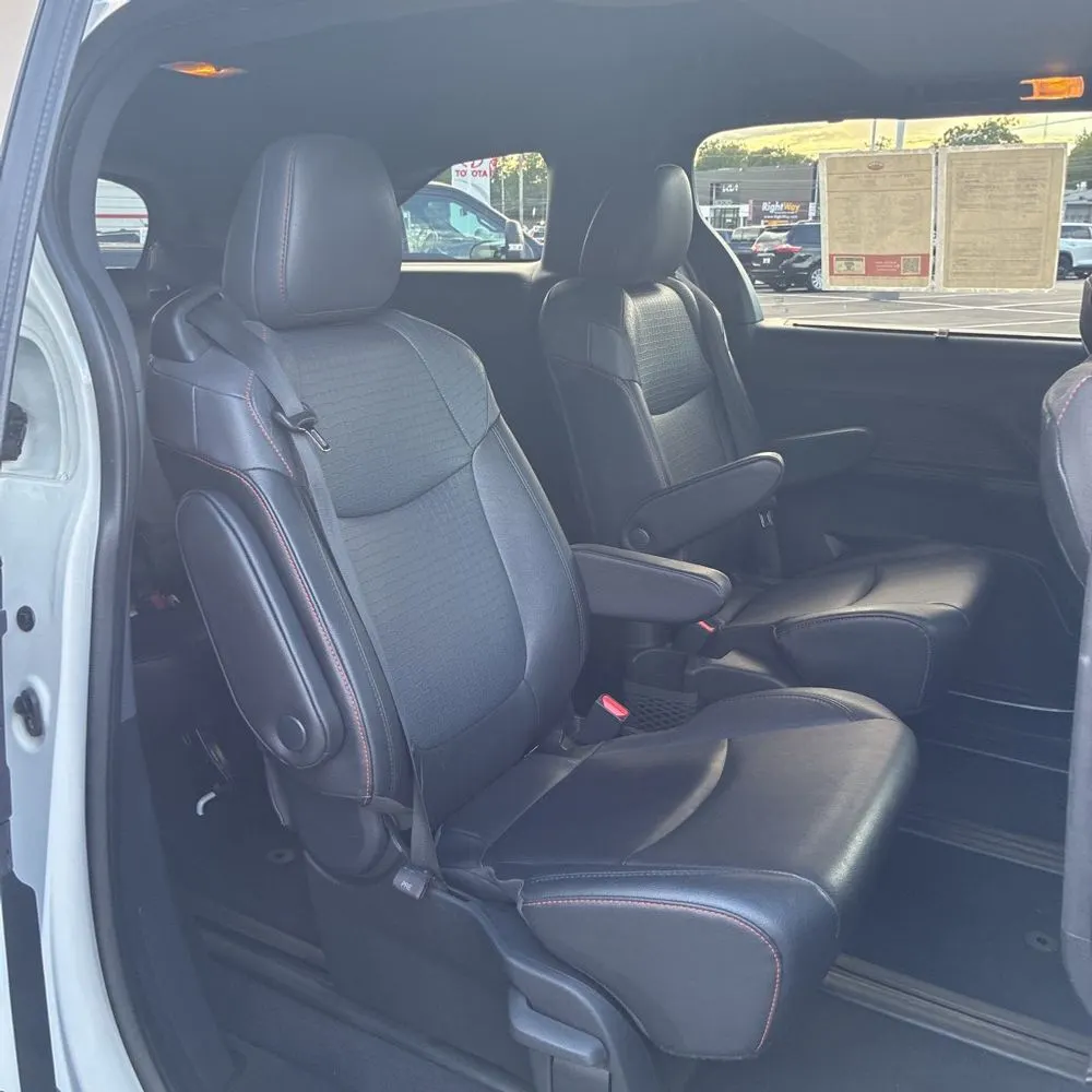 2023 Toyota Sienna XSE 7-Passenger