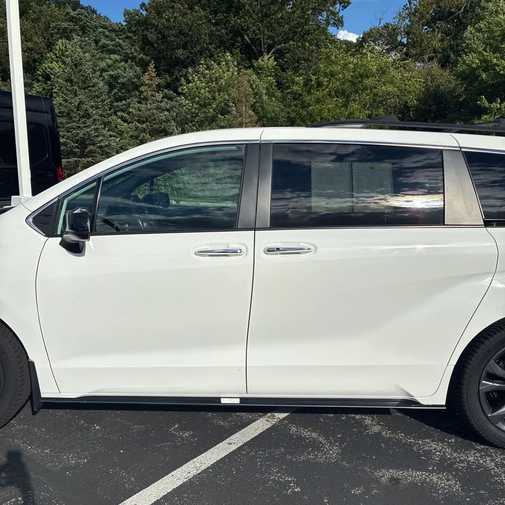 2023 Toyota Sienna XSE 7-Passenger