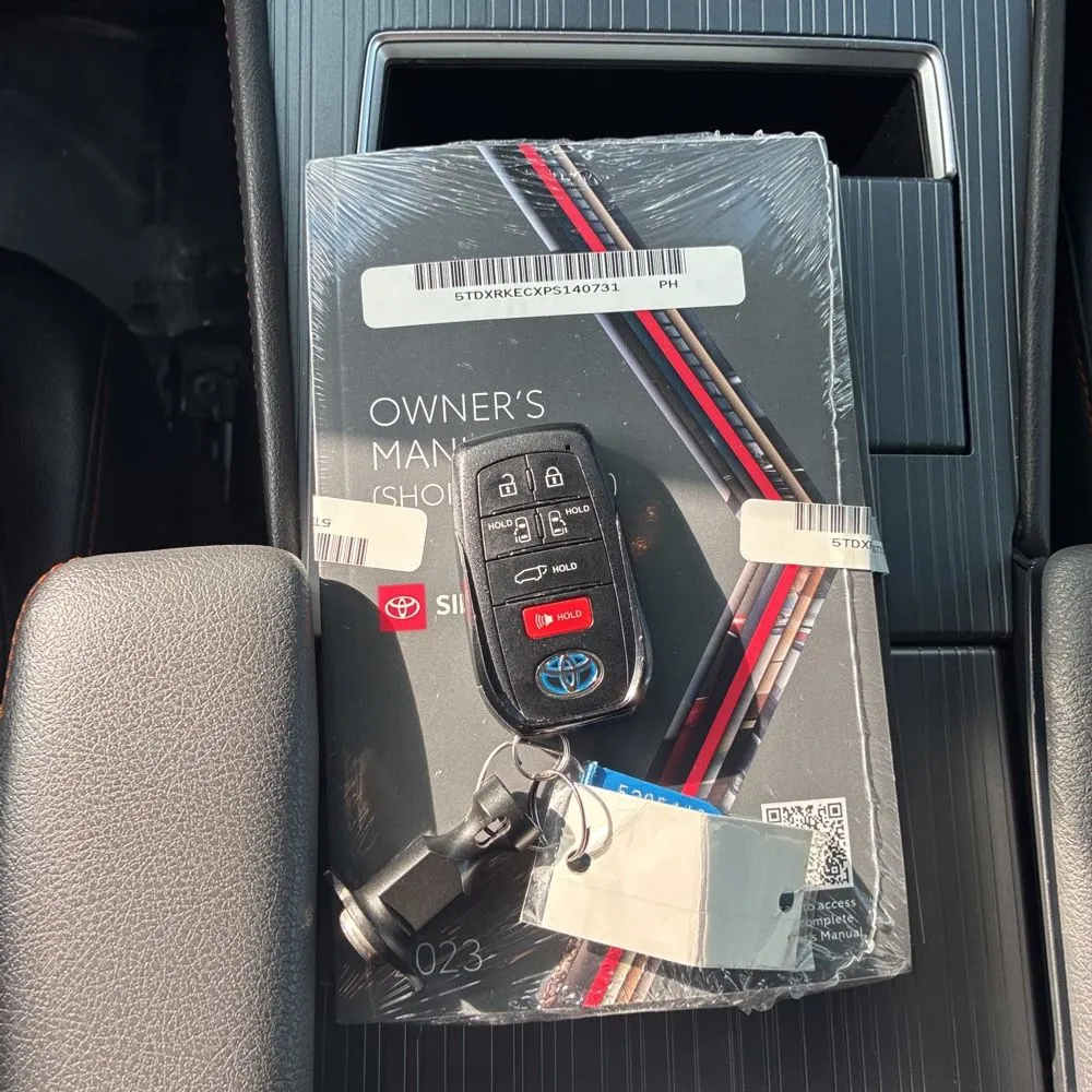 2023 Toyota Sienna XSE 7-Passenger