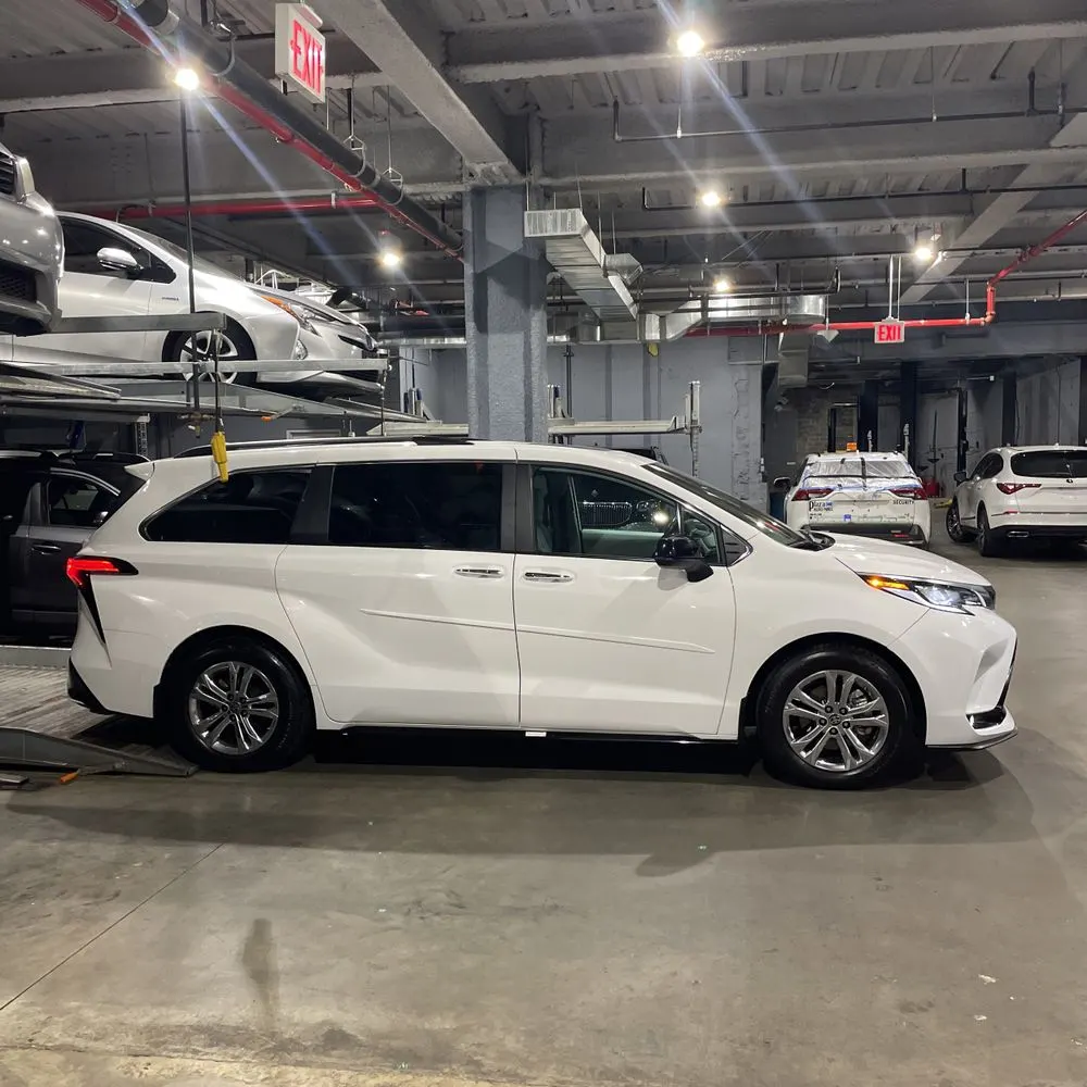 2023 Toyota Sienna XSE 7-Passenger