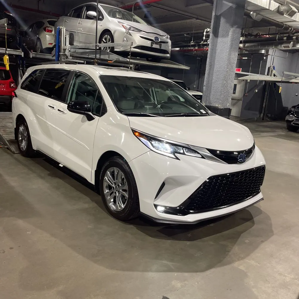 2023 Toyota Sienna XSE 7-Passenger