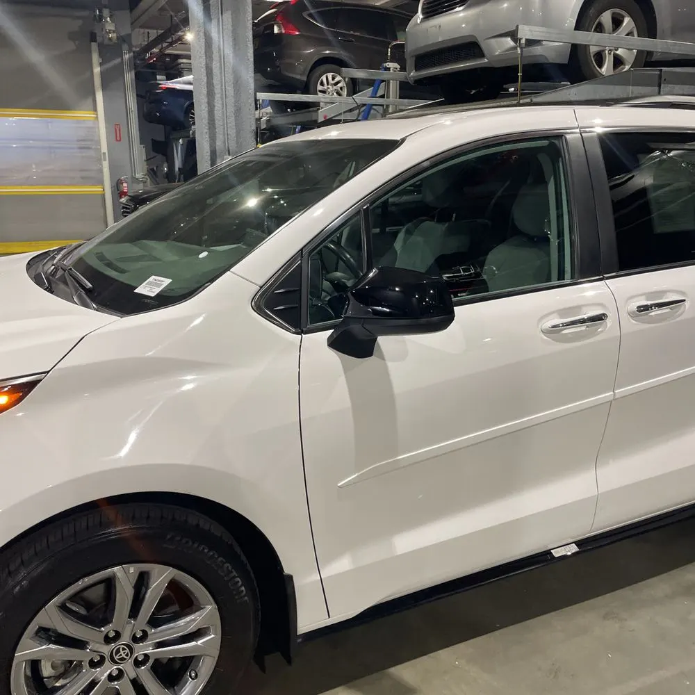 2023 Toyota Sienna XSE 7-Passenger