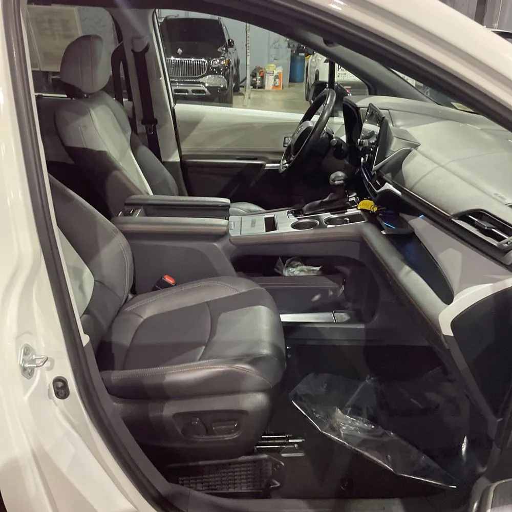 2023 Toyota Sienna XSE 7-Passenger