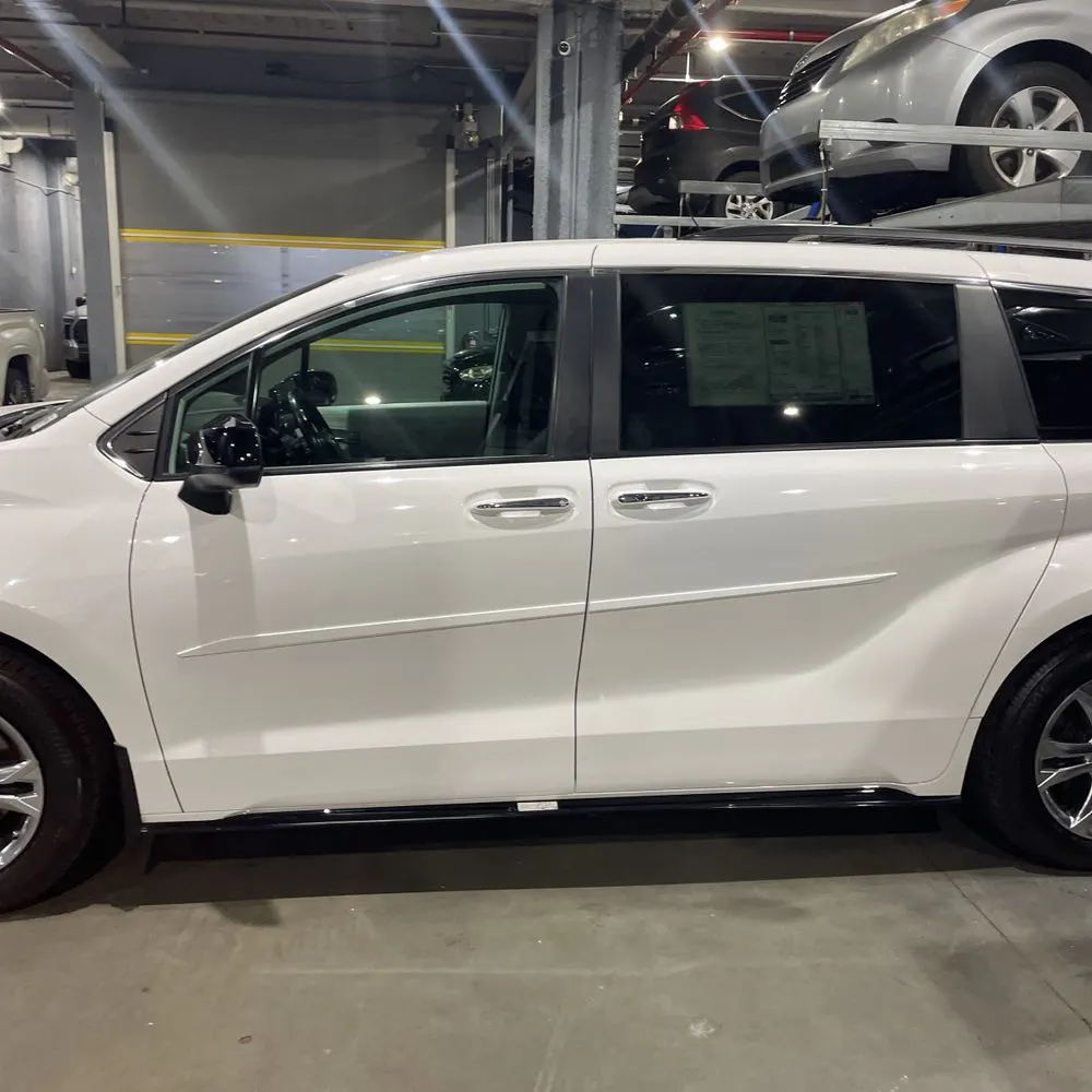 2023 Toyota Sienna XSE 7-Passenger