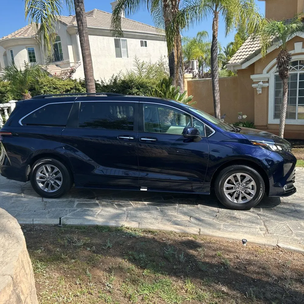 2024 Toyota Sienna XLE 8-Passenger