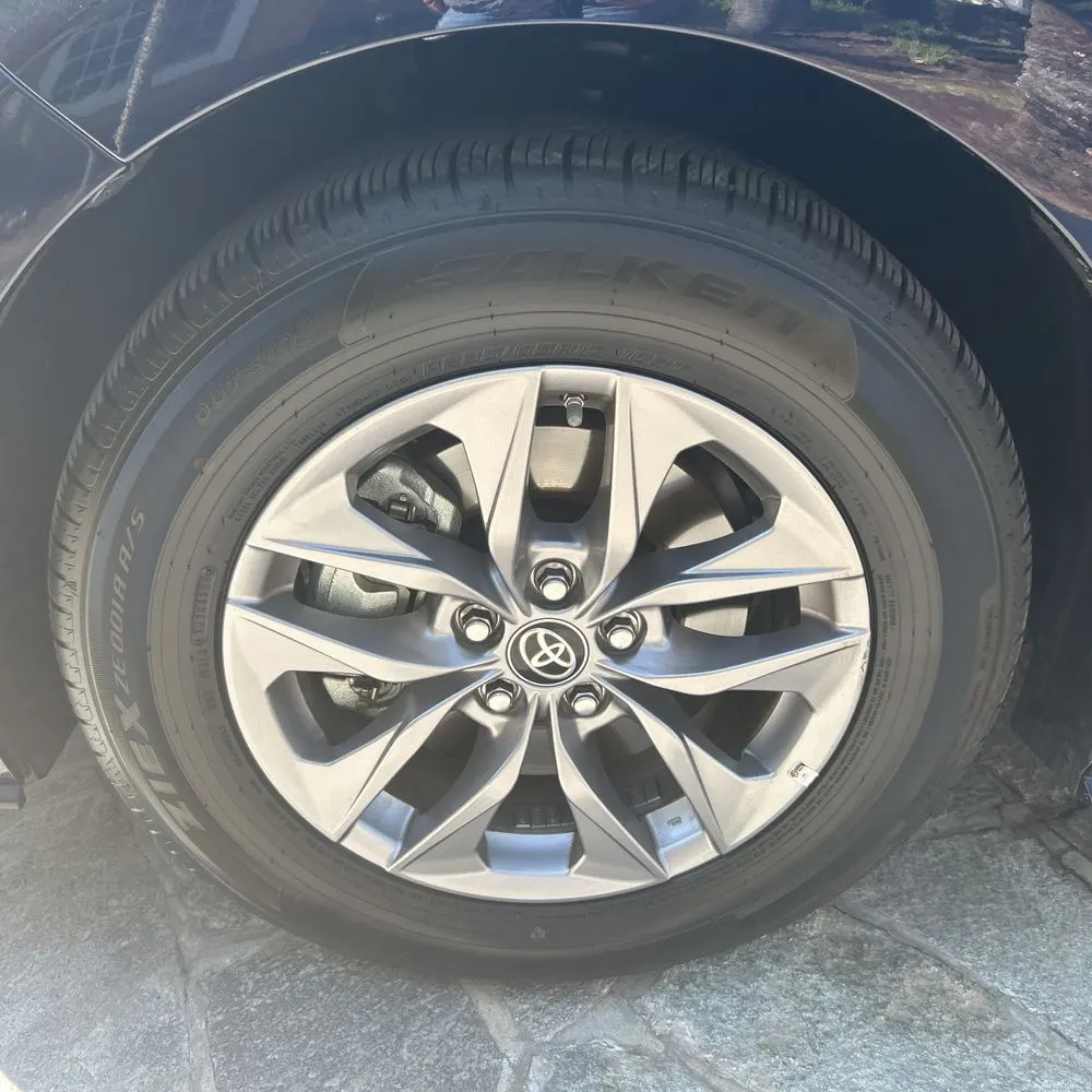 2024 Toyota Sienna XLE 8-Passenger