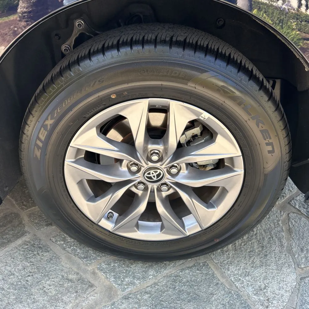 2024 Toyota Sienna XLE 8-Passenger