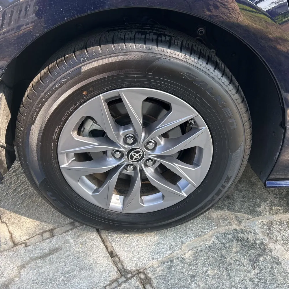 2024 Toyota Sienna XLE 8-Passenger