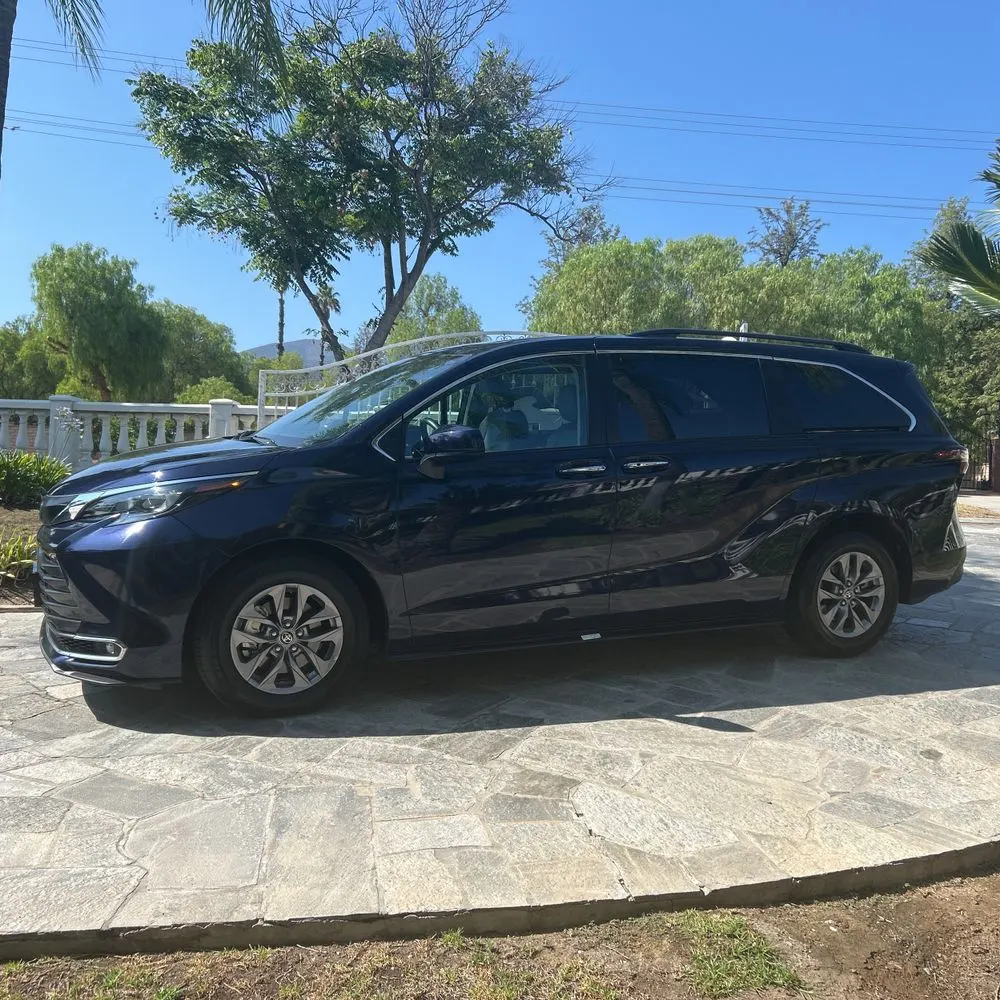 2024 Toyota Sienna XLE 8-Passenger