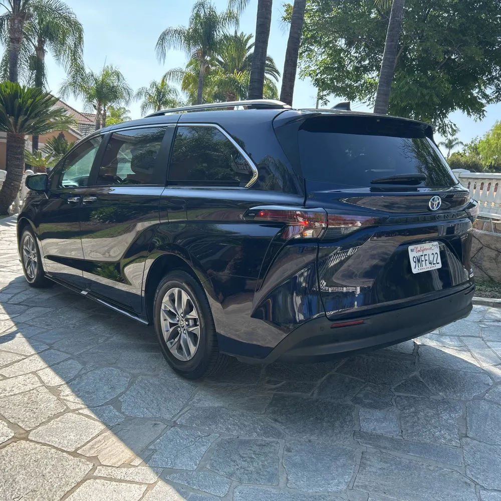 2024 Toyota Sienna XLE 8-Passenger