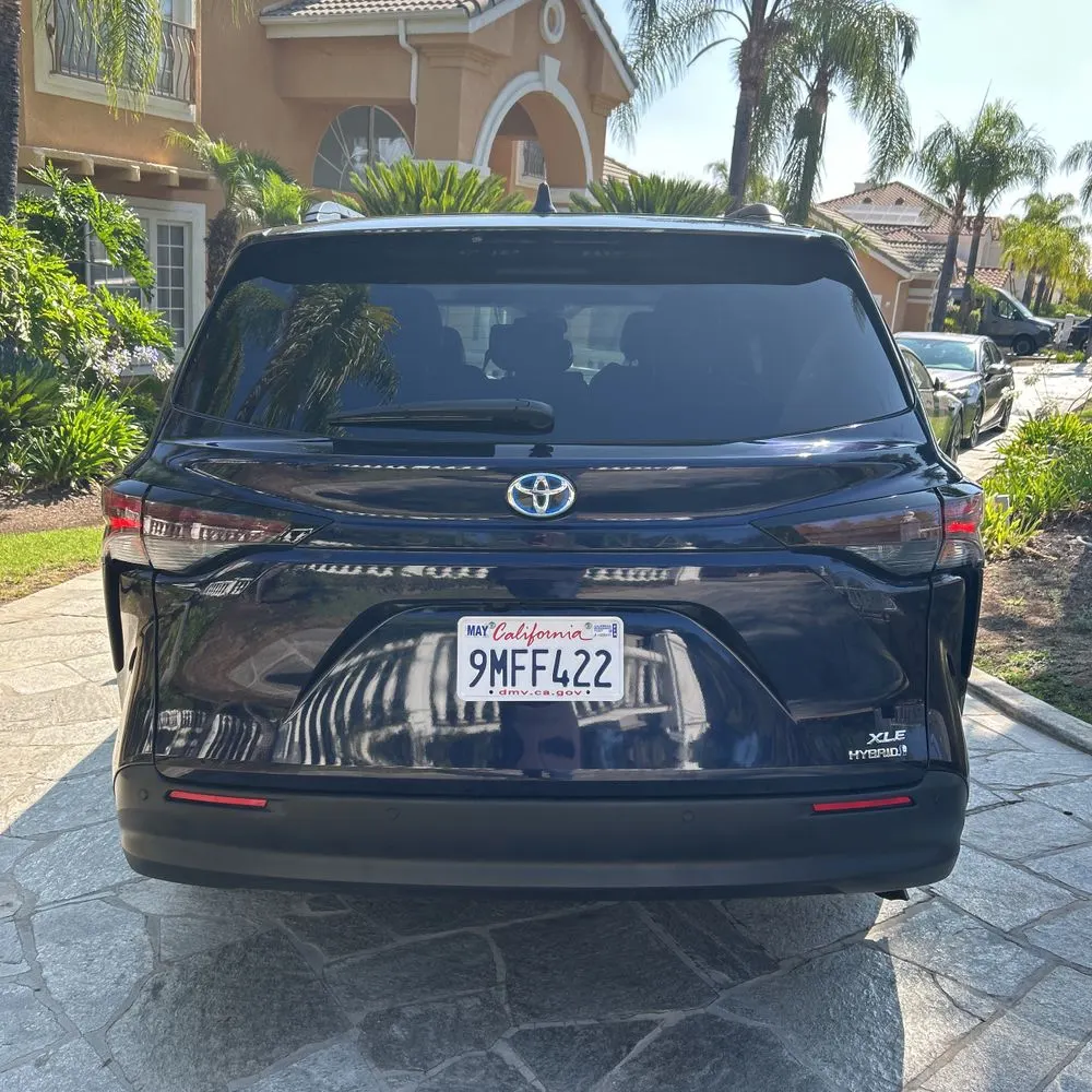 2024 Toyota Sienna XLE 8-Passenger