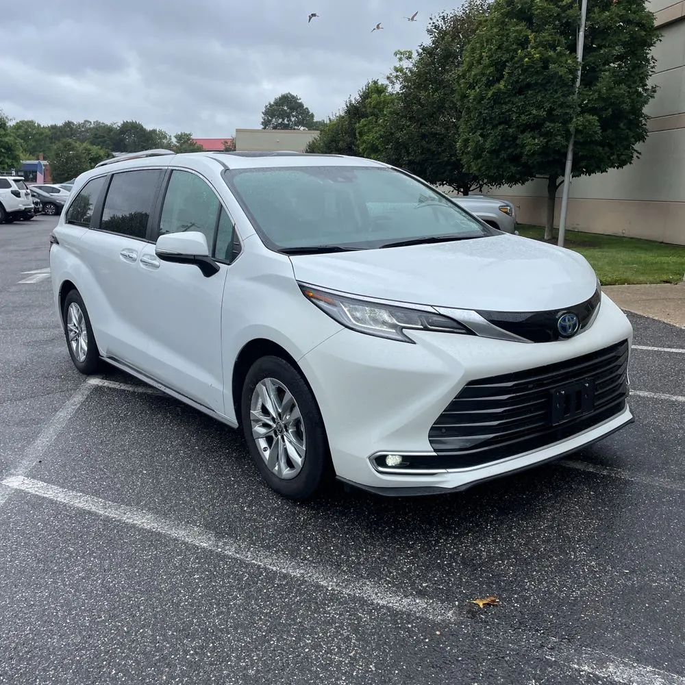 2022 Toyota Sienna Limited 7-Passenger