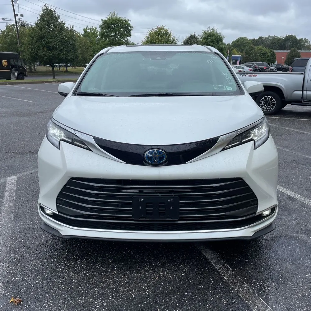 2022 Toyota Sienna Limited 7-Passenger