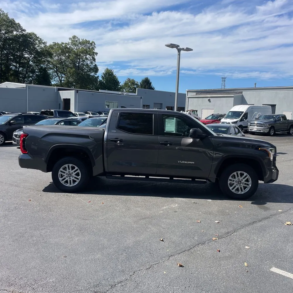 2025 Toyota Tundra SR5