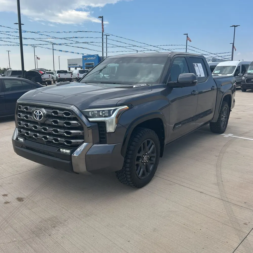 2023 Toyota Tundra Platinum HV