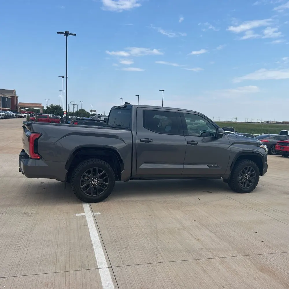 2023 Toyota Tundra Platinum HV