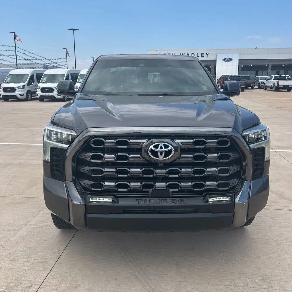 2023 Toyota Tundra Platinum HV