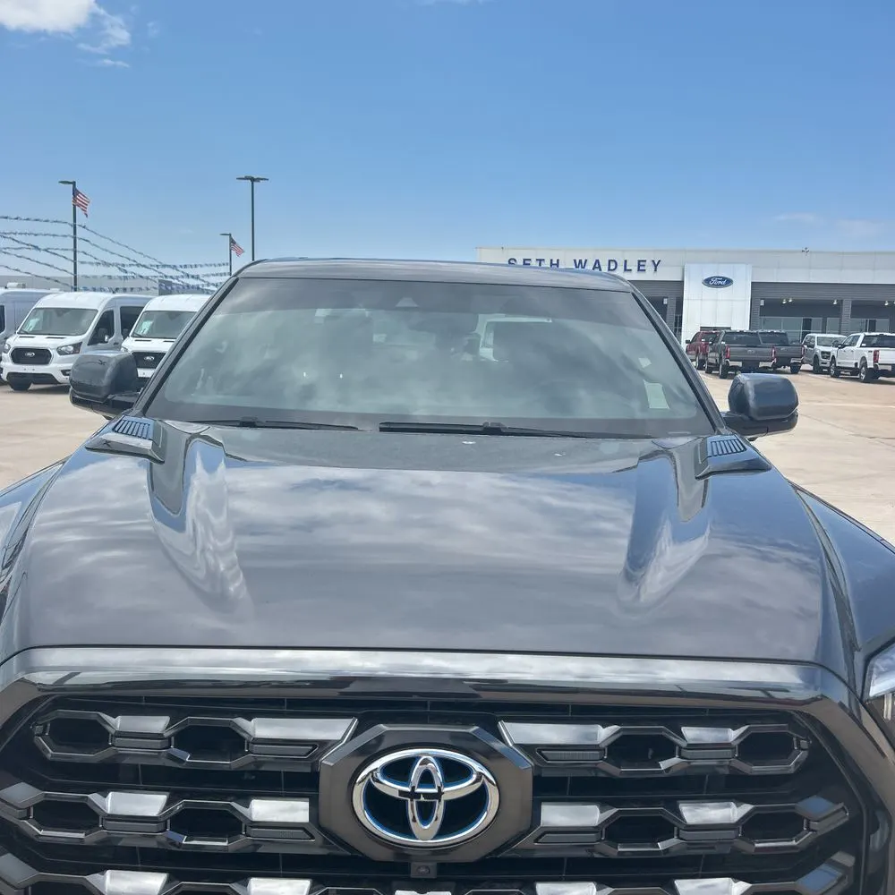 2023 Toyota Tundra Platinum HV
