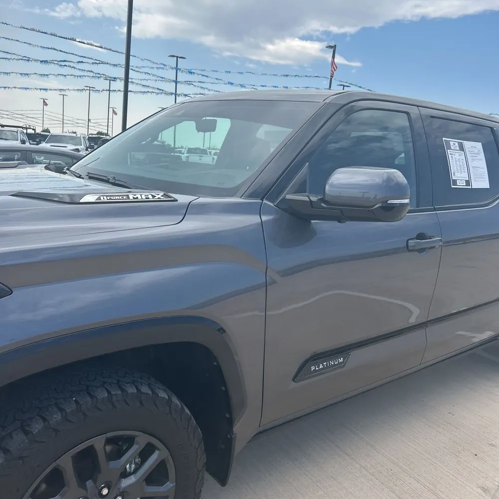 2023 Toyota Tundra Platinum HV