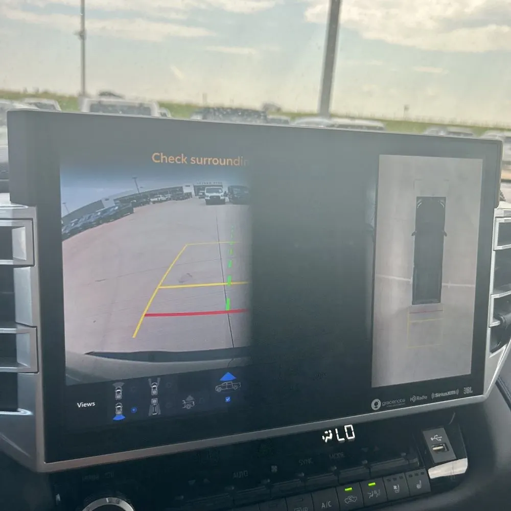 2023 Toyota Tundra Platinum HV