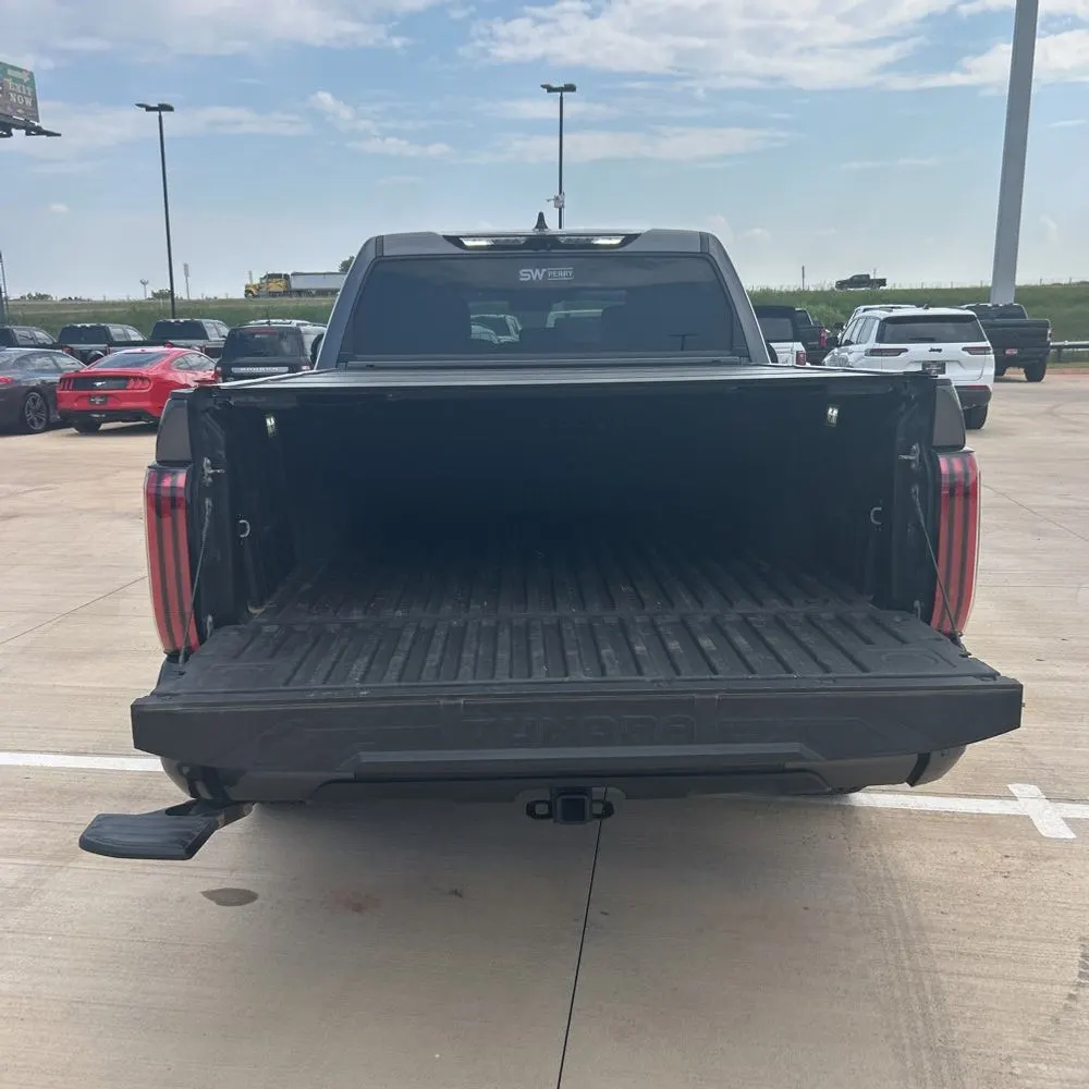 2023 Toyota Tundra Platinum HV