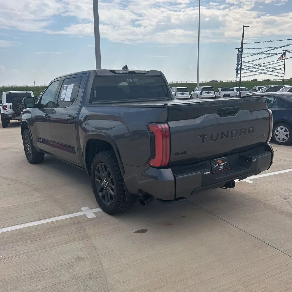2023 Toyota Tundra Platinum HV