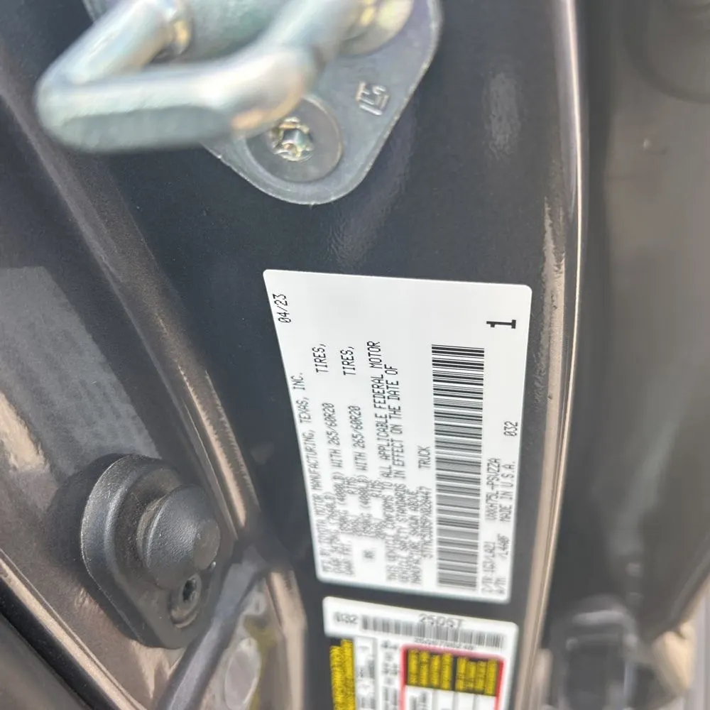2023 Toyota Tundra Platinum HV