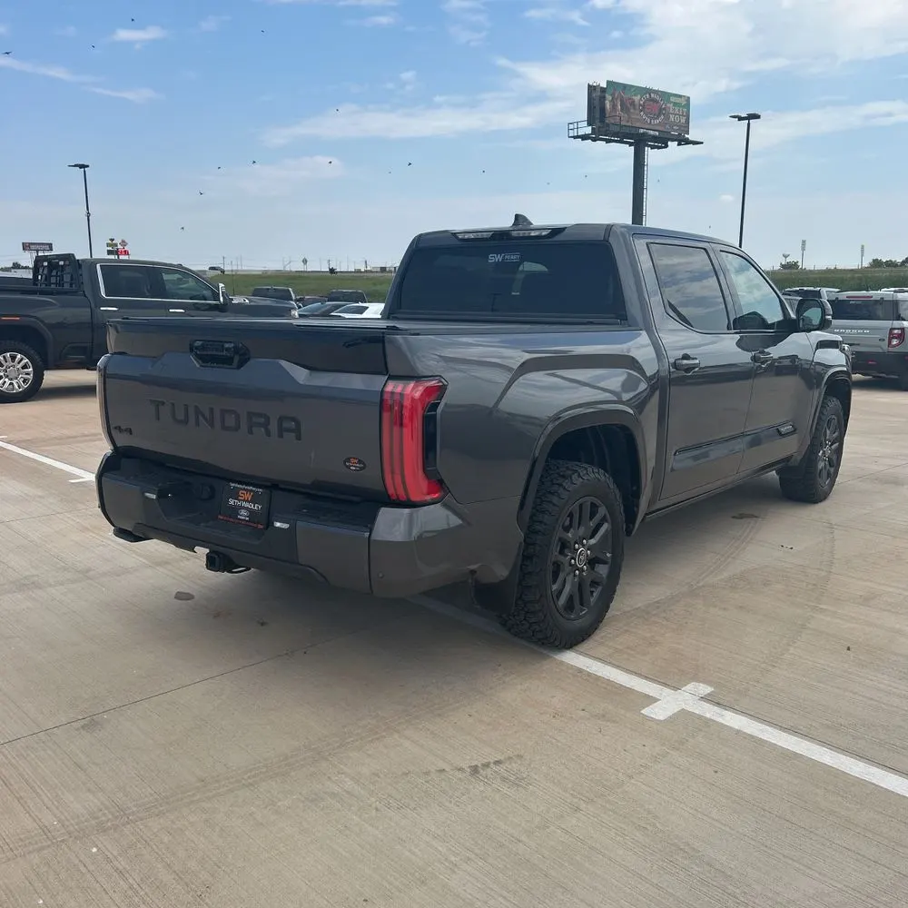 2023 Toyota Tundra Platinum HV